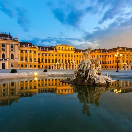 Luxe View Schoenbrunn Suite Vienna Exterior photo